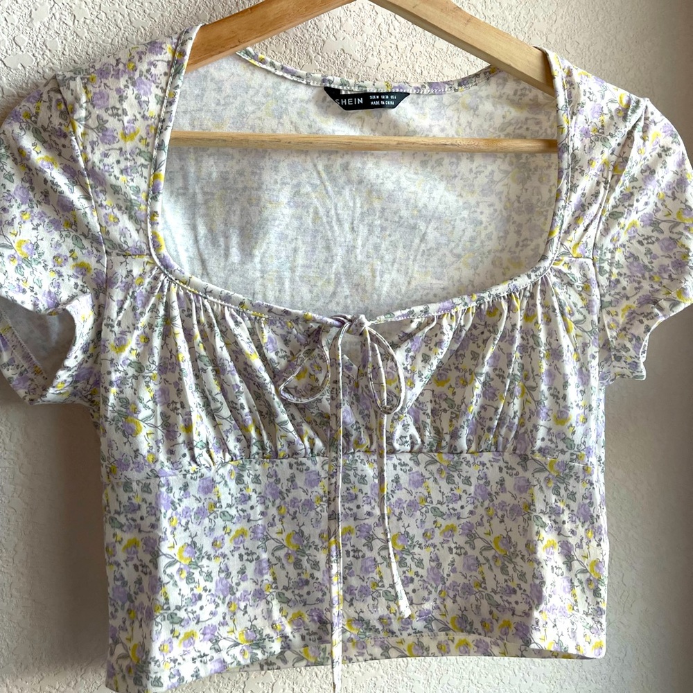 Floral, tie front crop top